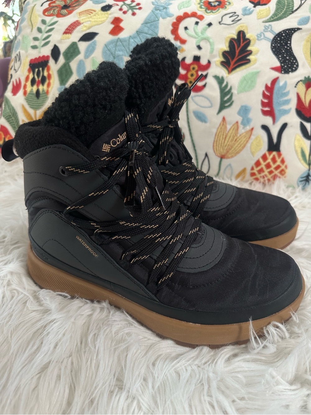 Colombia • Women’s Red Hills Waterproof Winter Boots